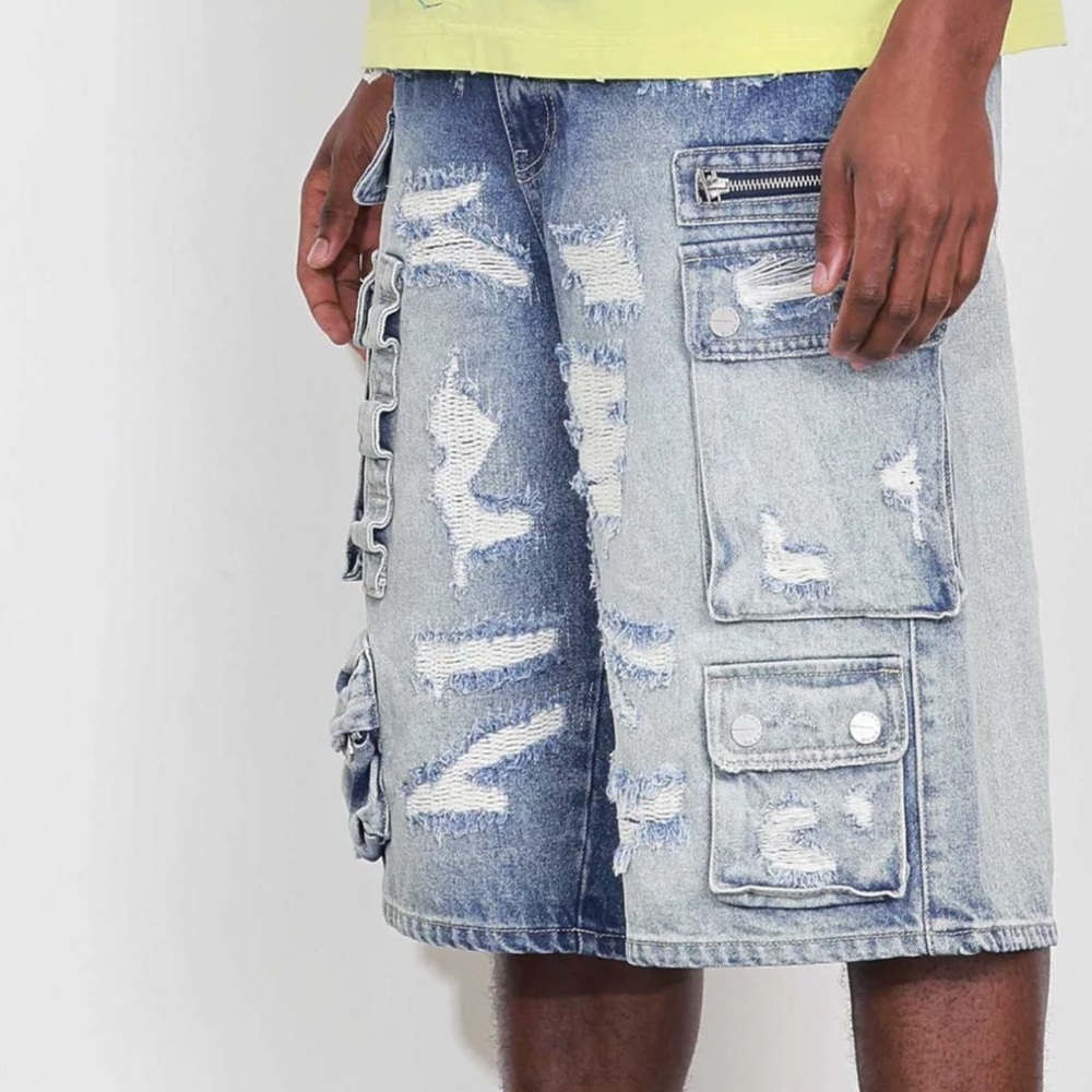 First Row Cargo Washed Shorts - Picture 4 of 11